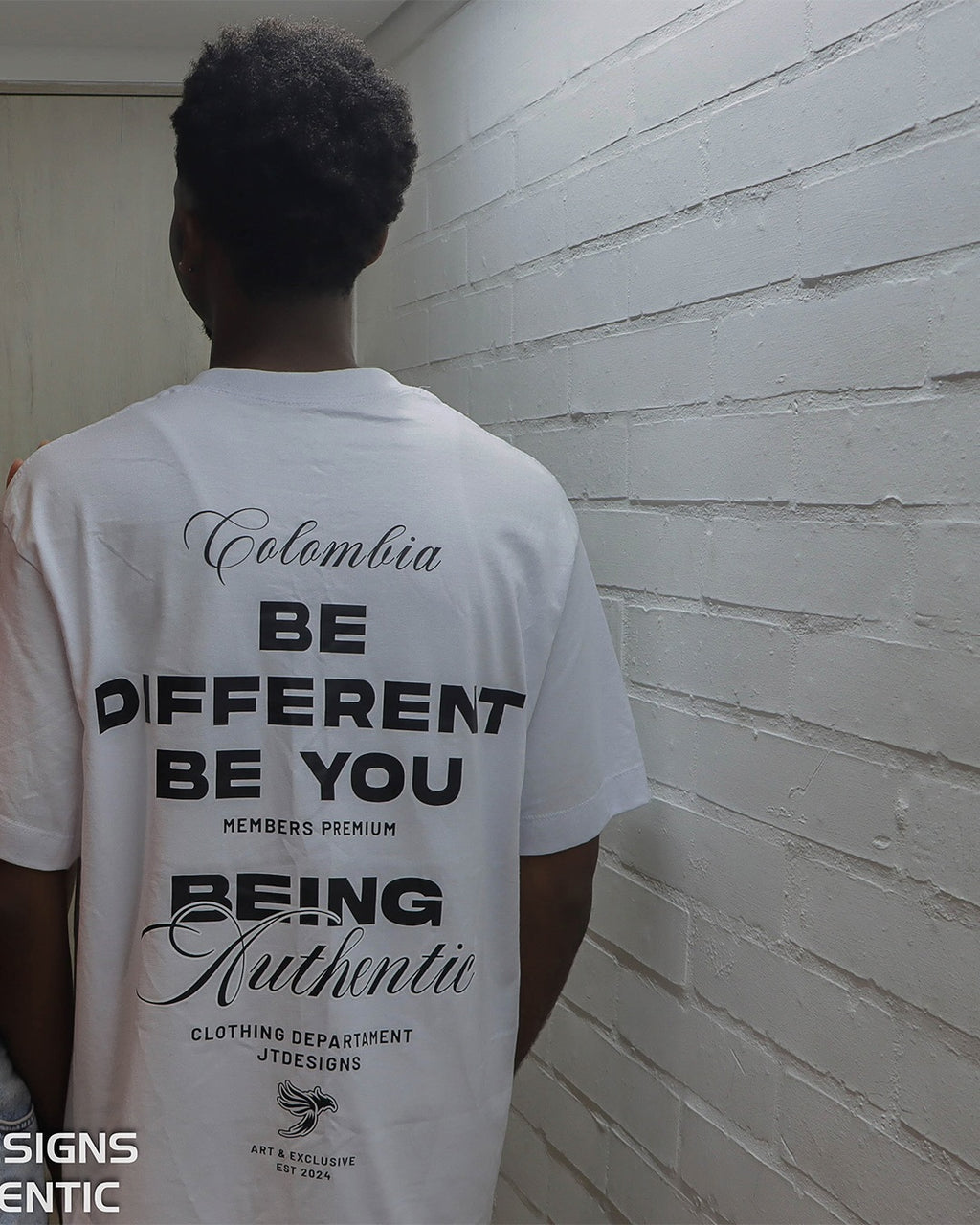 CAMISETA BLANCA AUTHENTIC